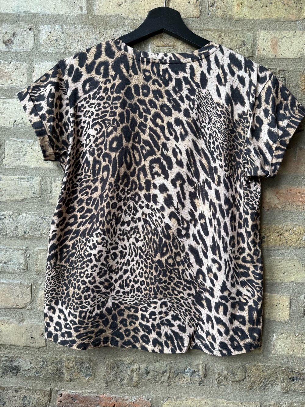 All Saints — Leopard Print Short Sleeve Top - Black & Tan